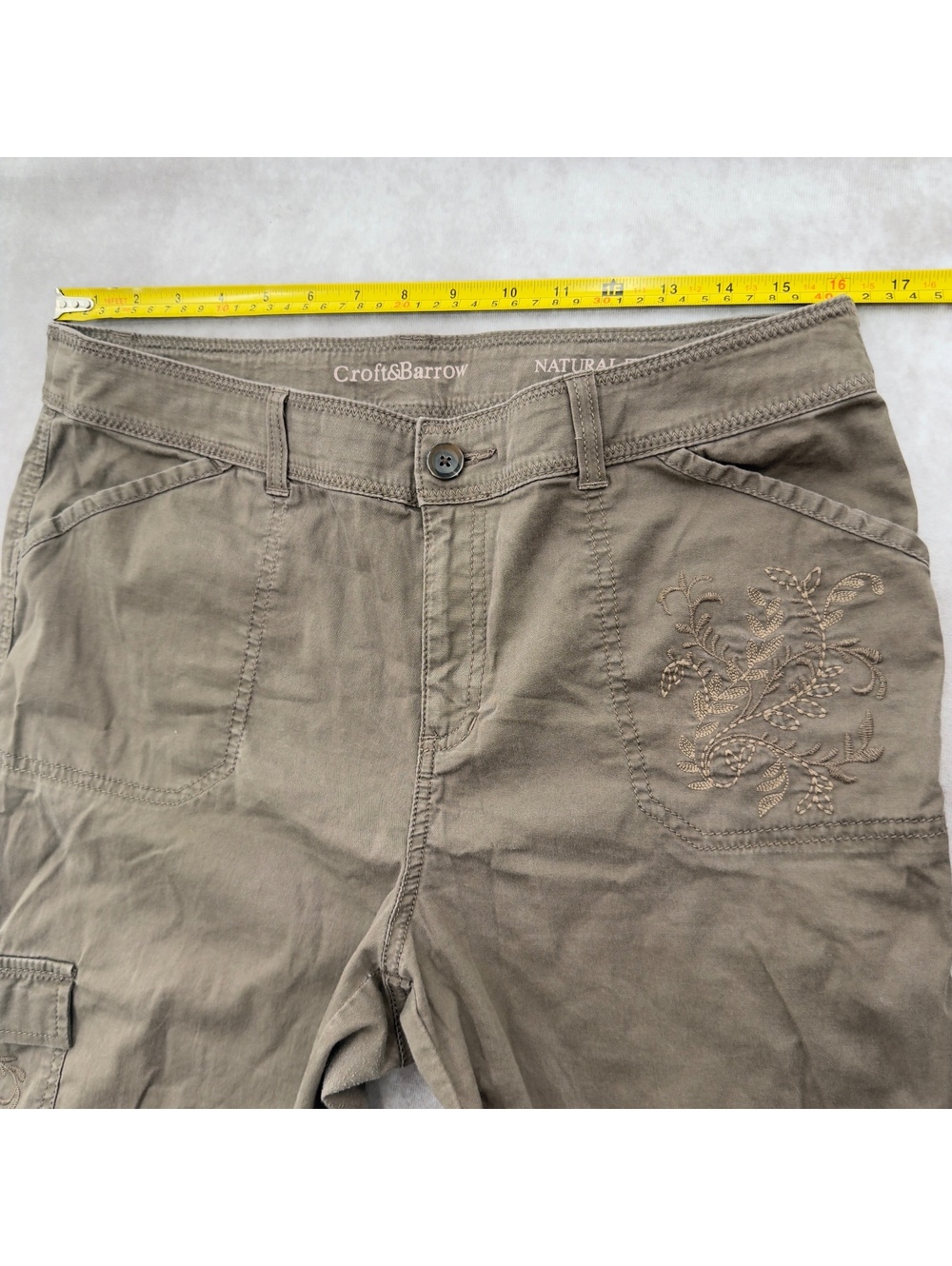 Croft & Barrow Y2K Brown Embroidered Floral Cargo Capris Size 12 Drawstring - Picture 7 of 9